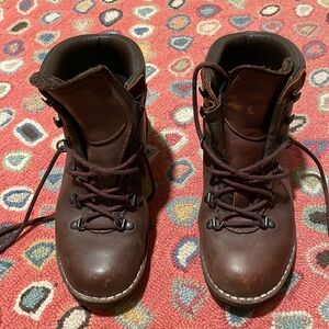Alico Tahoe hiking boots size 7.5 womens euc worn a couple of times - I need 7